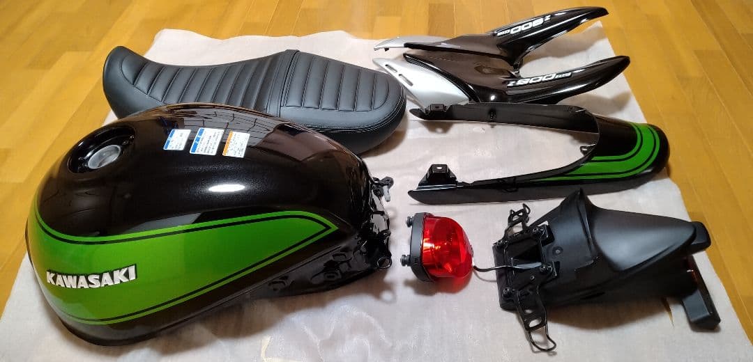 Kawasaki Z900RS　2025年ノーマル外装一式