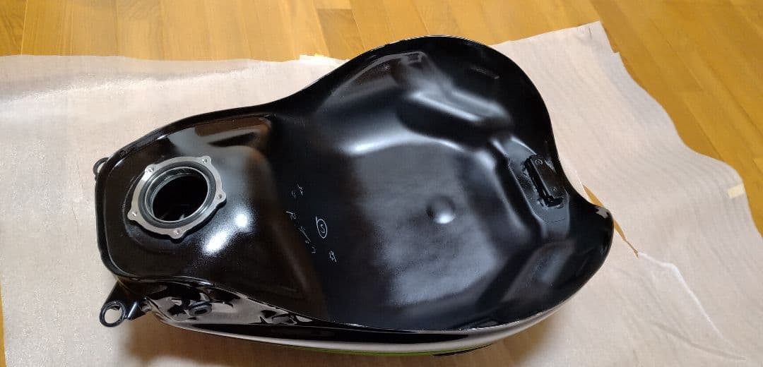 Kawasaki Z900RS　2025年ノーマル外装一式