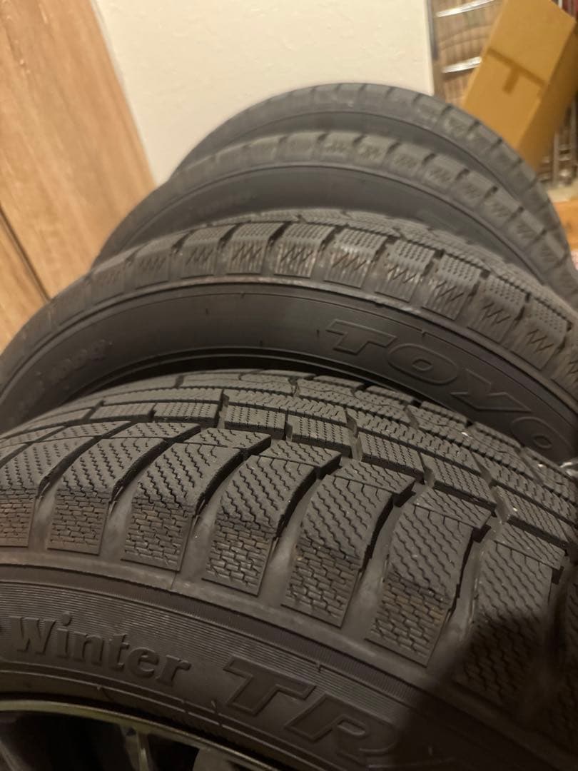 再出品　40アルファード用　スタッドレスタイヤ　4本セット