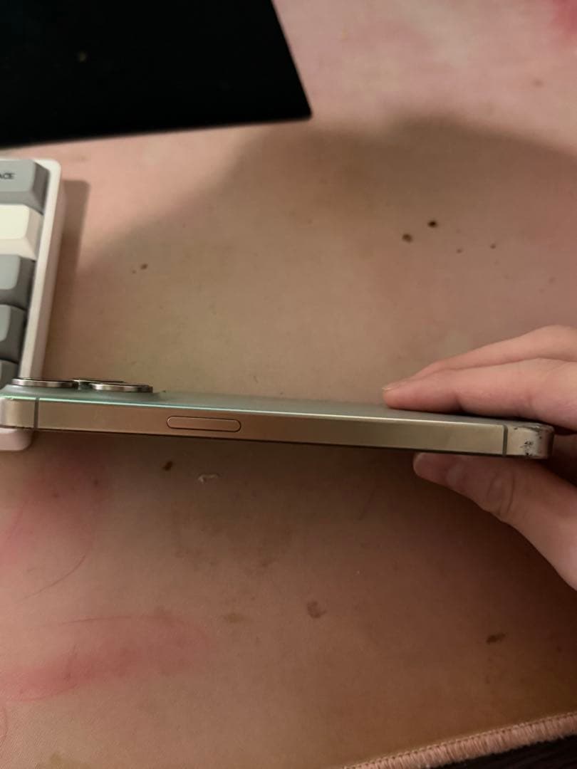 Apple iPhone 15pro 256GB本体