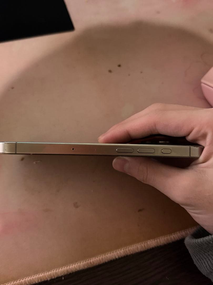 Apple iPhone 15pro 256GB本体