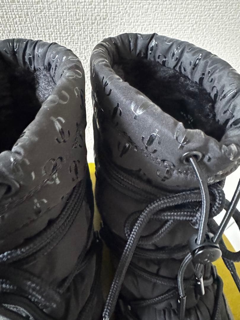 ★Jimmy Chooジミーチュー防水フリースライニングスノーブーツ(女性用)★