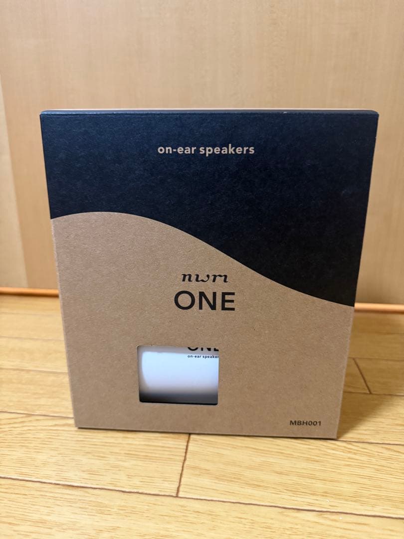 最終値下げ！nwm ONE オープンイヤーヘッドホン ＋ ヘッドホンスタンド付き