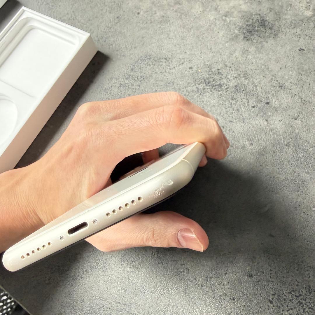 Apple iPhone 11 256GB ホワイト 本体