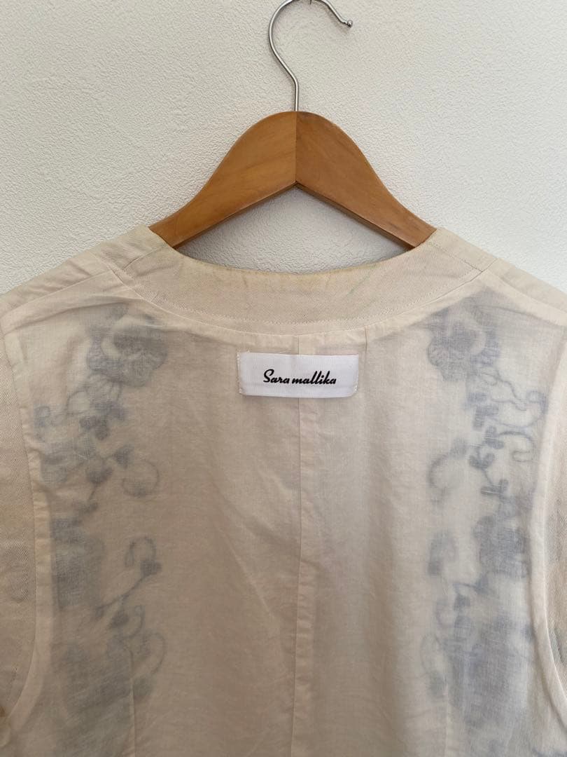 【値下げ交渉可】saramallika 刺繍ベスト ベージュ 青