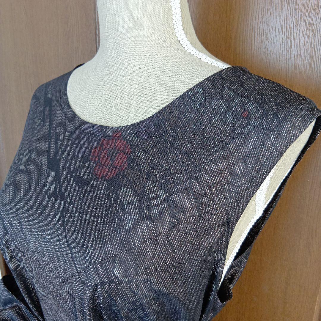 着物リメイク＊黒泥系本場大島紬　花柄＊ノースリーブテント型フレアワンピース