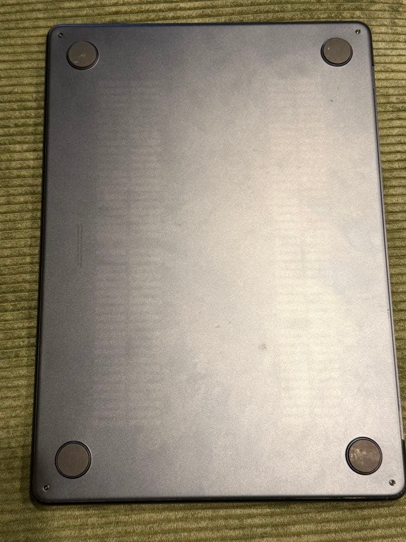 Apple MacBook Air (M2, 2022) 本体