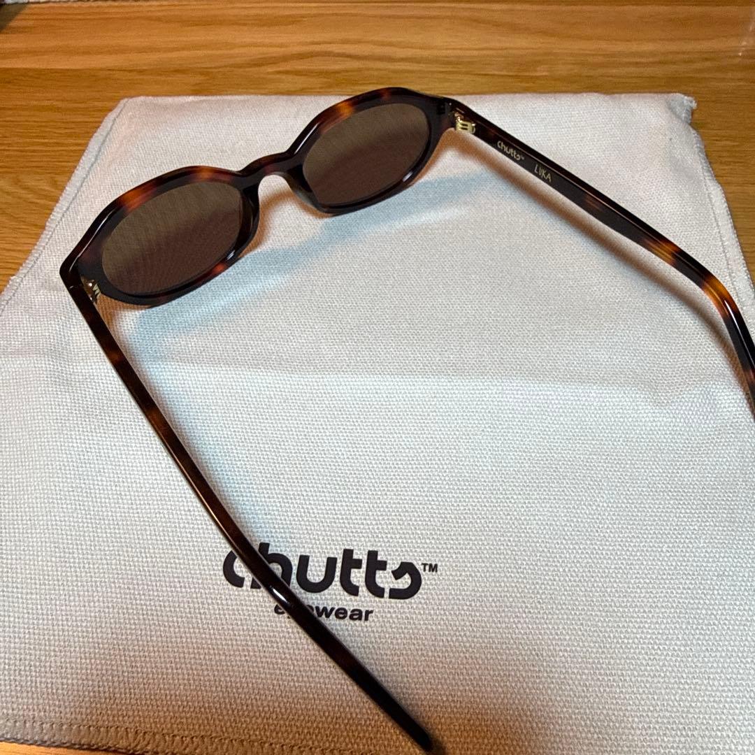 新品　chutts ブラウン ユニセックス オーバルシェイプサングラス