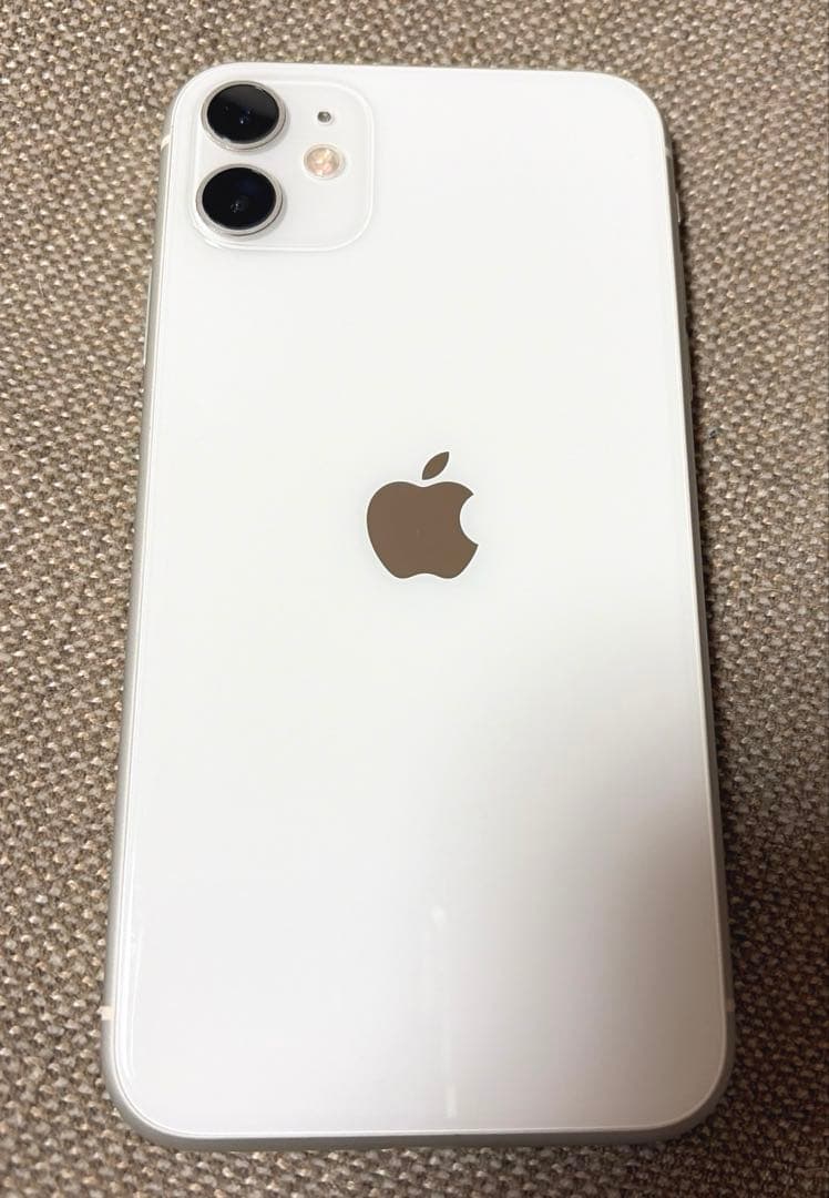 【美品】Apple iPhone 11 ホワイト 本体