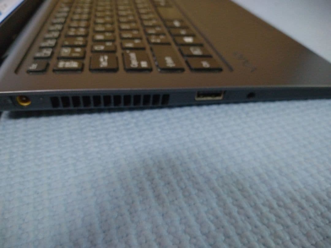 軽量薄型☆VAIO VJS111D11N i5-6200 4GB SSD128