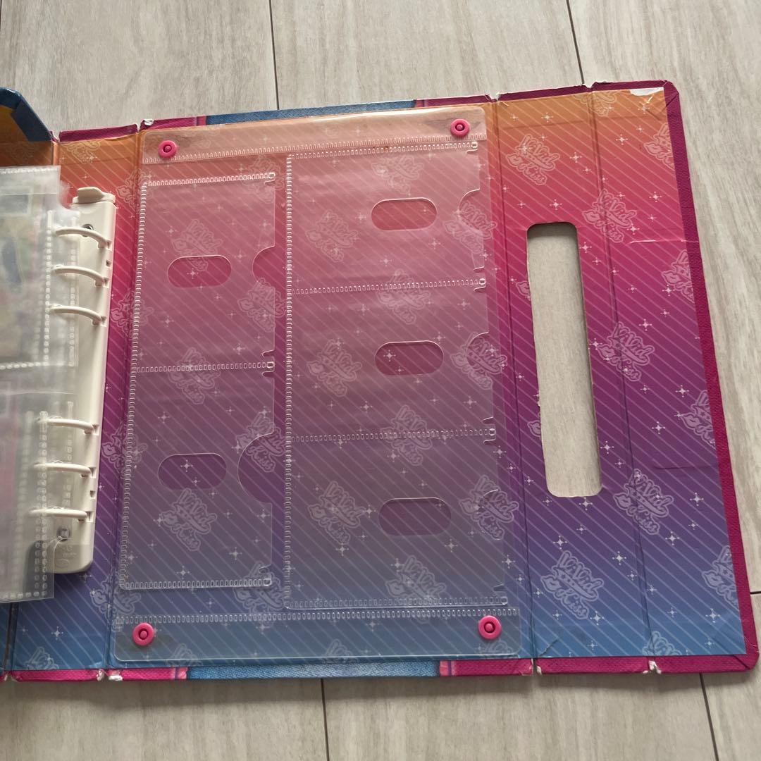 アイカツ カード　ケース＆キーホルダー付き 約９０枚　レア