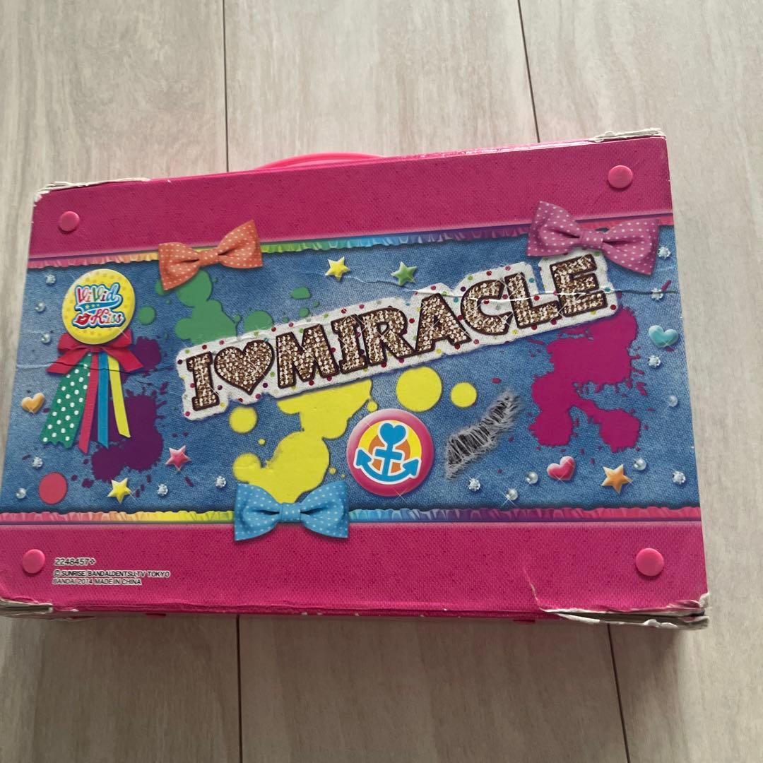 アイカツ カード　ケース＆キーホルダー付き 約９０枚　レア