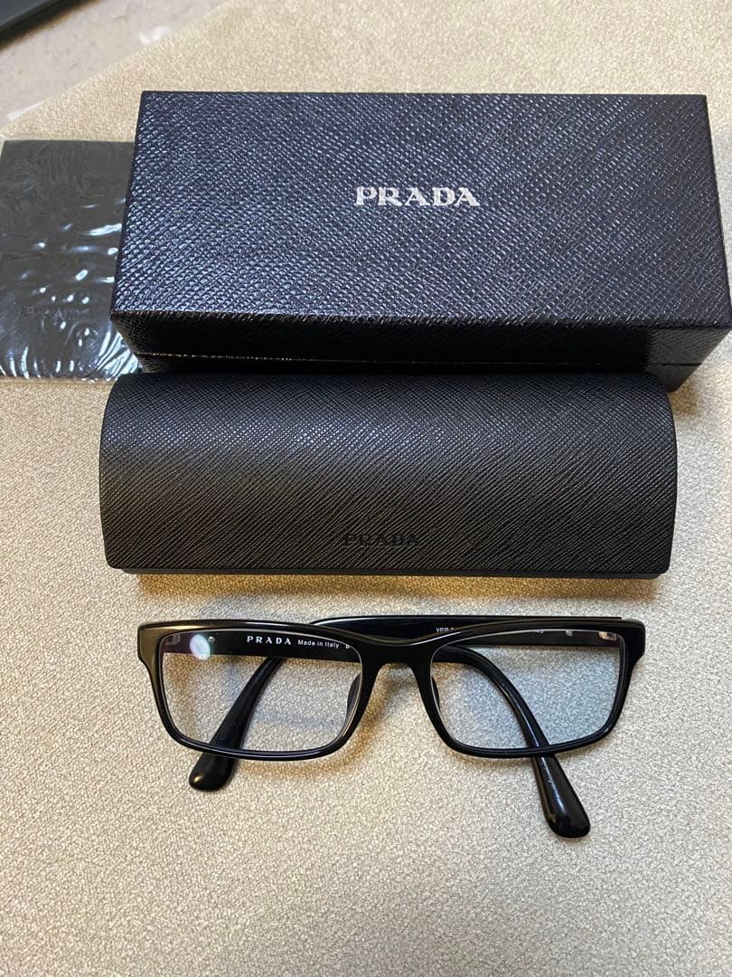 プラダ　ブラックフレーム 度なし　眼鏡　ユニセックスVPR01S 年末最終値下げ