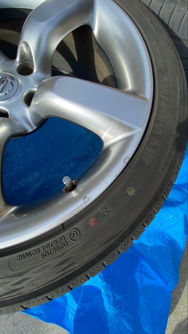 Z33後期純正18インチホイールセット タイヤ付き　リアサイズ4本