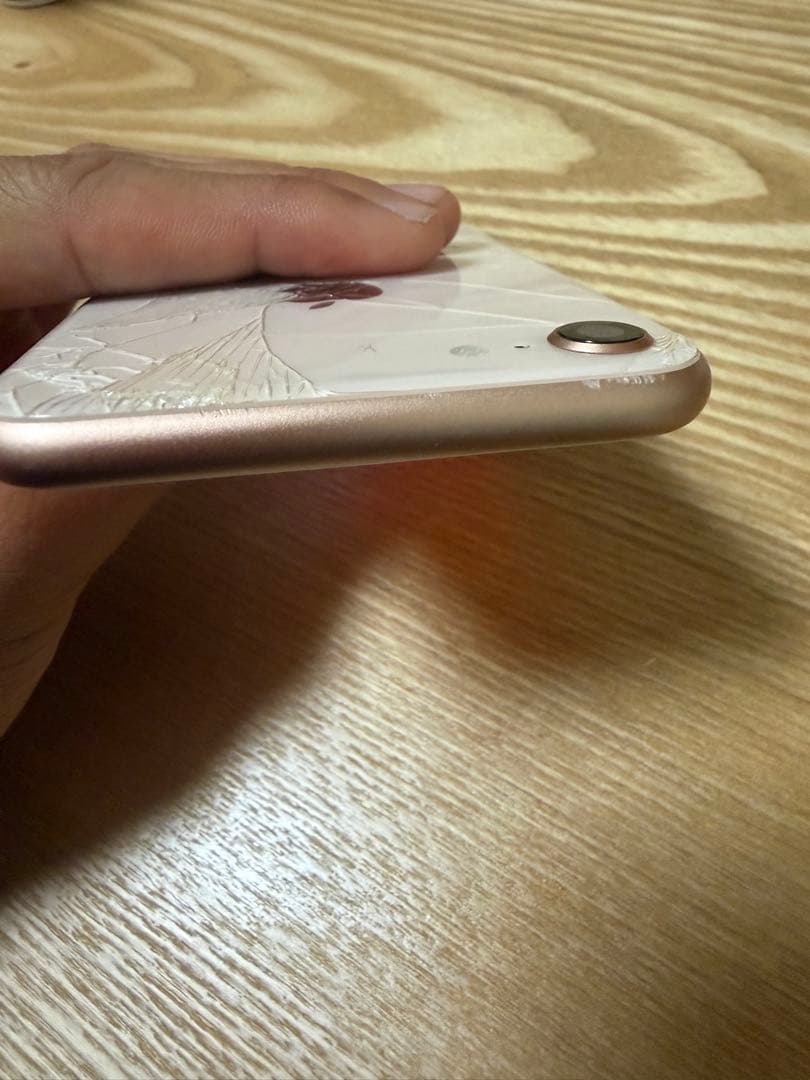 iPhone8 ゴールド 本体