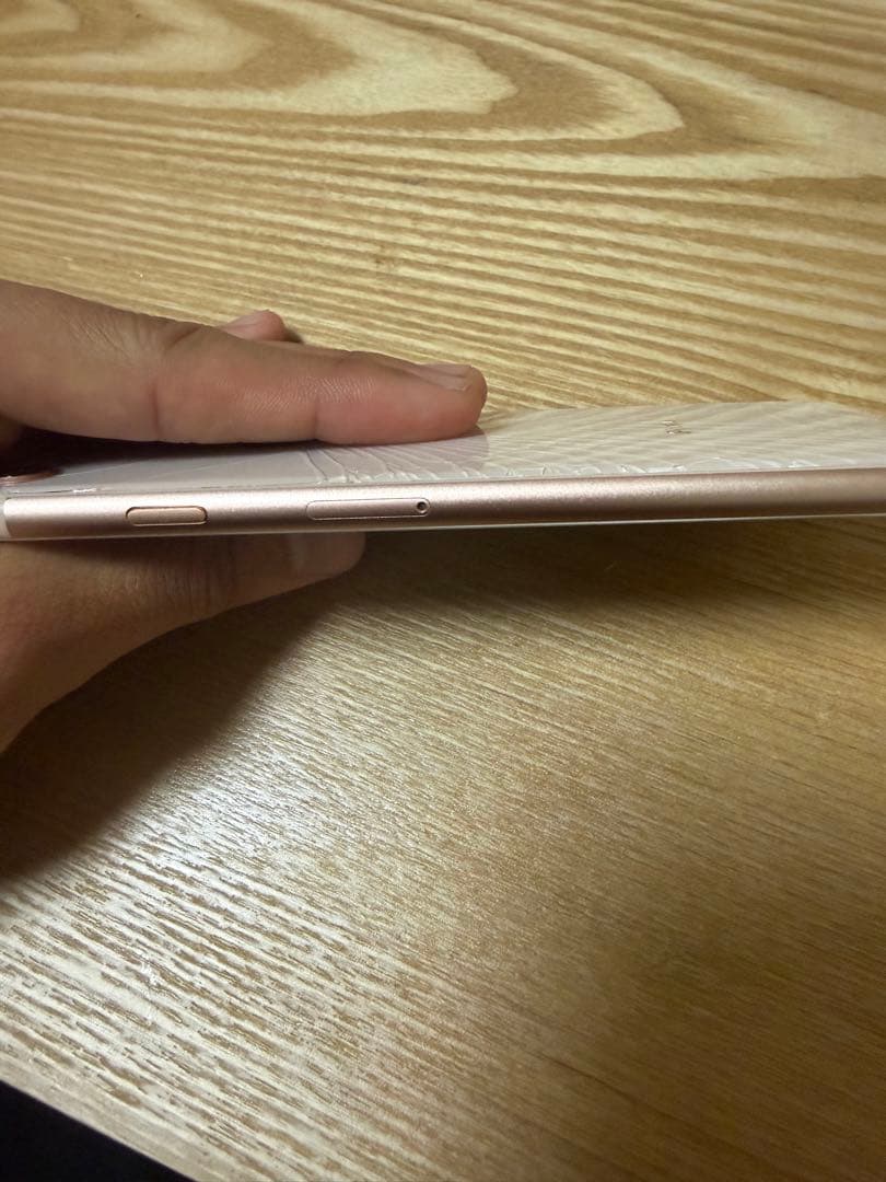 iPhone8 ゴールド 本体