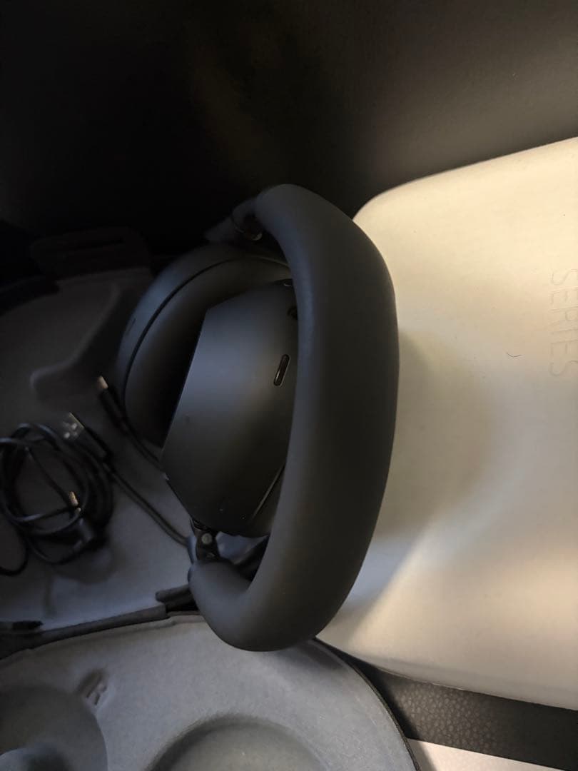 【ほぼ新品】SONY WH-1000XM6 ワイヤレスヘッドホン　ワイド3年保証