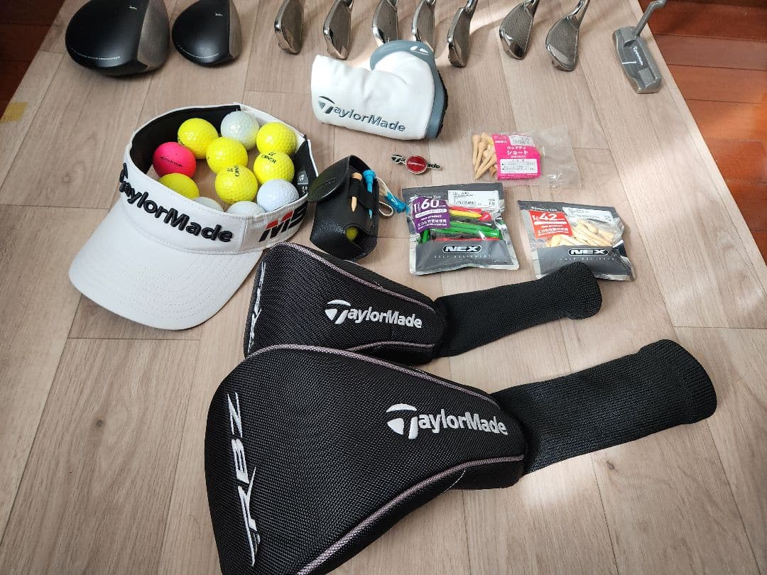 TaylorMade ゴルフクラブセット　練習用バッグ他初心者向けゴルフ用品付