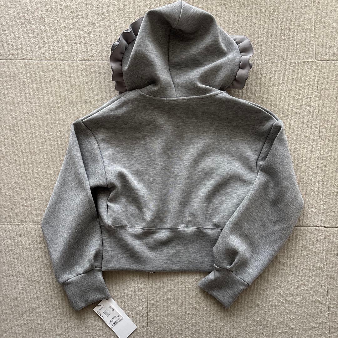 SNIDEL 新作 フリルショートジップパーカー　グレー