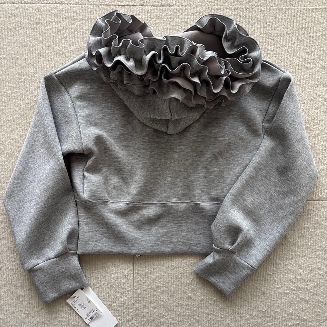 SNIDEL 新作 フリルショートジップパーカー　グレー