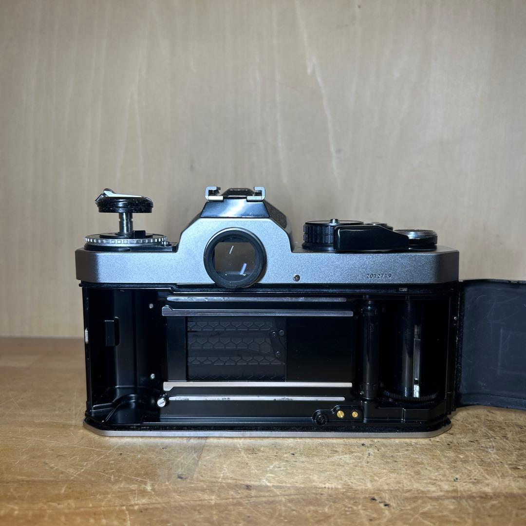 めるみつ　Nikon FE2 シルバーボディー　完動極美品