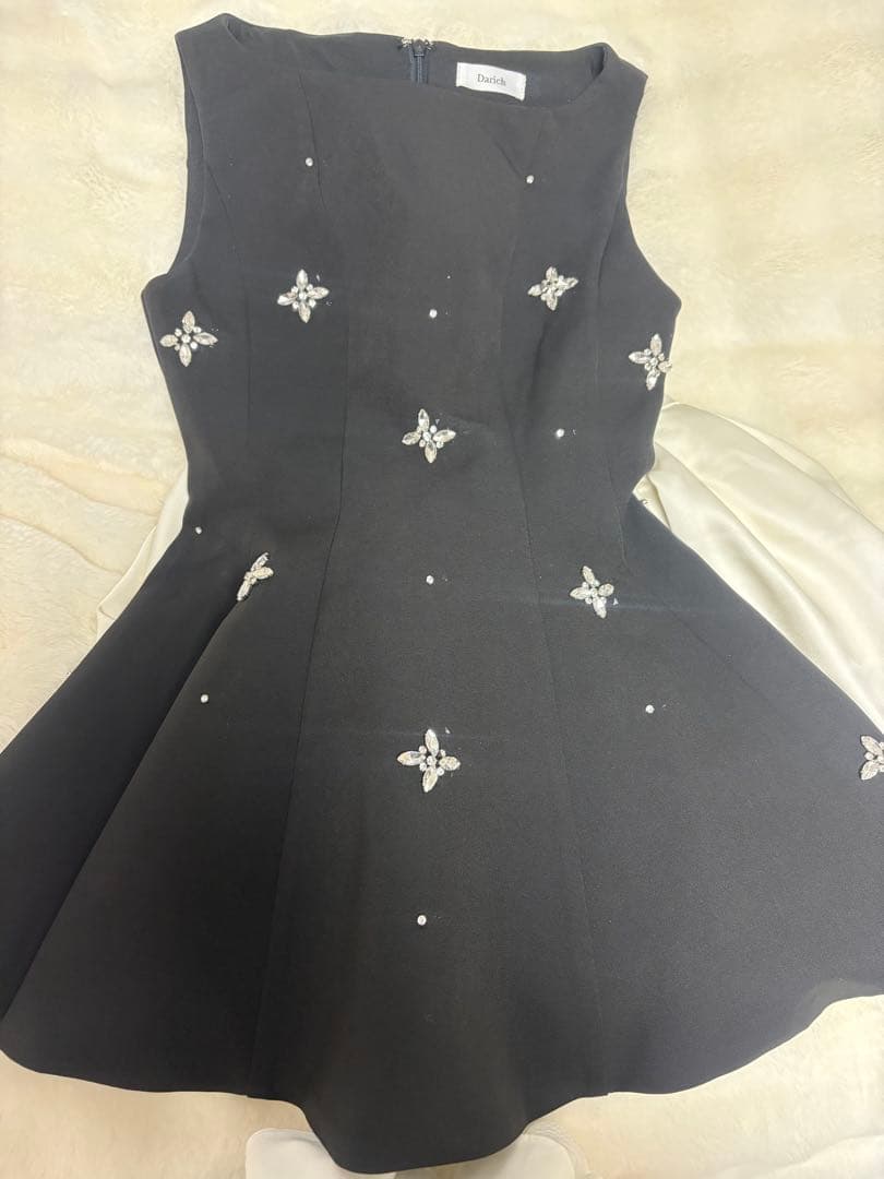 サイト最安値 Darich ビジューフレアバルーンミニドレス