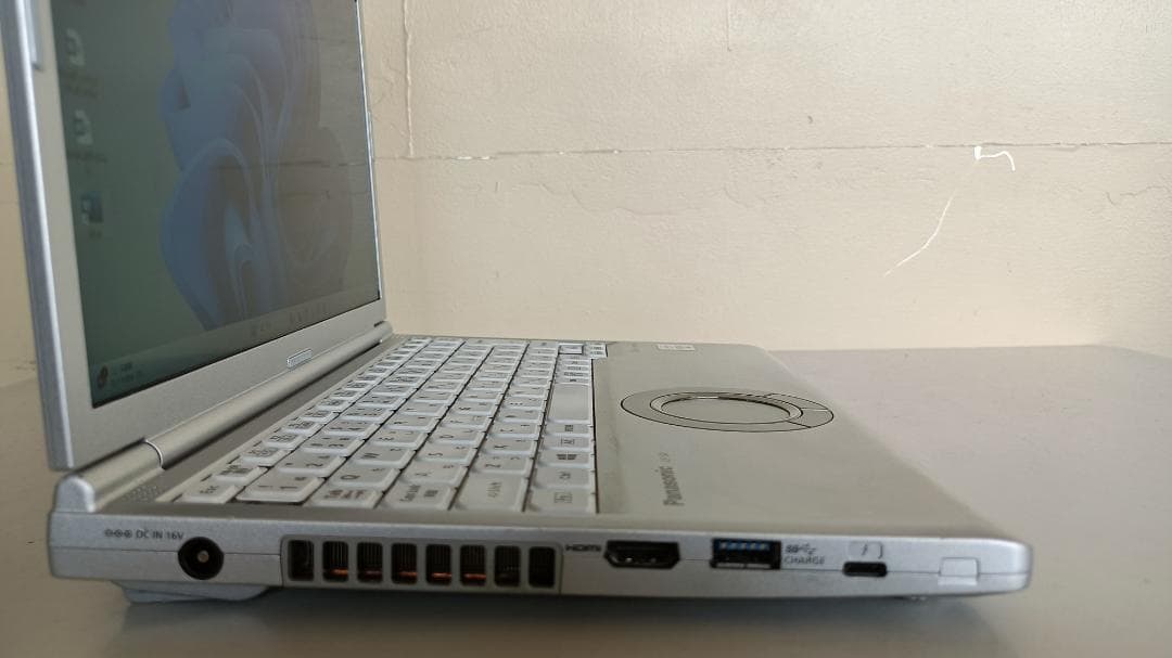 ノートパソコンPanasonic第十世代Core i5 SSD256Gメモリ8G