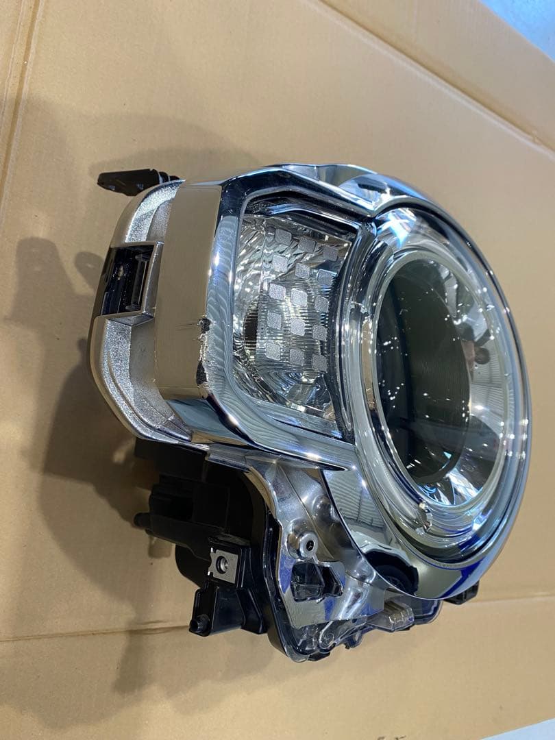 ハスラー MR92S 純正ヘッドライト 35120-59S14-000