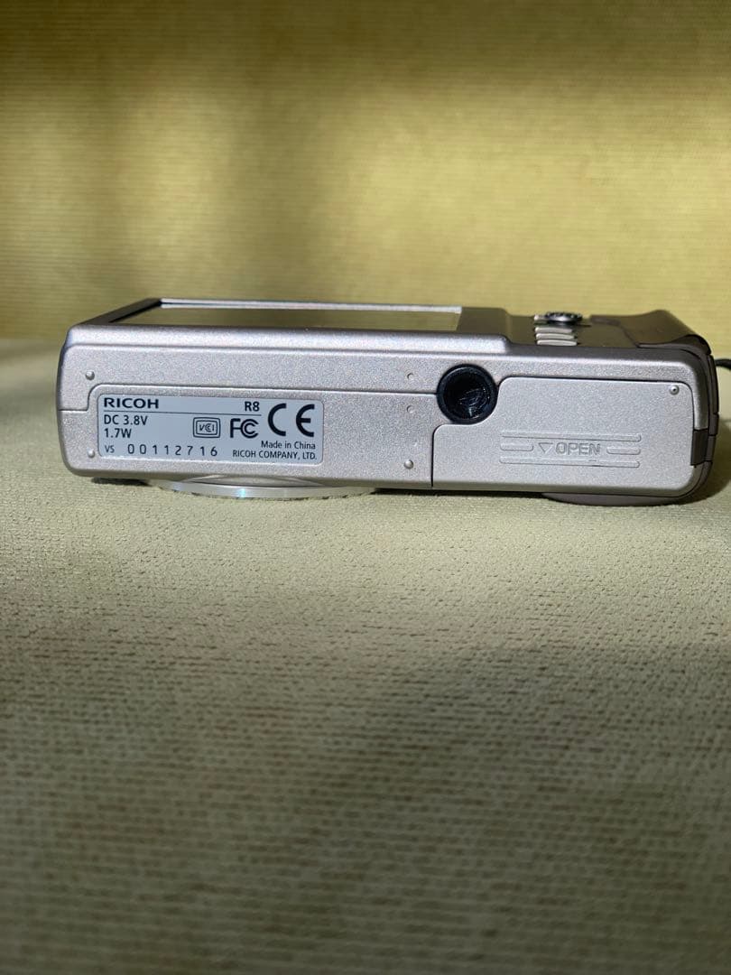 RICOH R8 デジタルカメラ（動作確認済み）