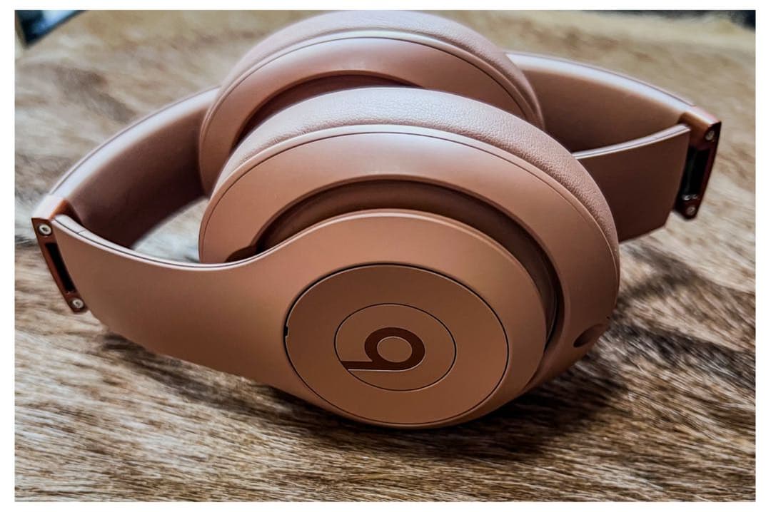 beats studio pro x Kim Kardashian アース