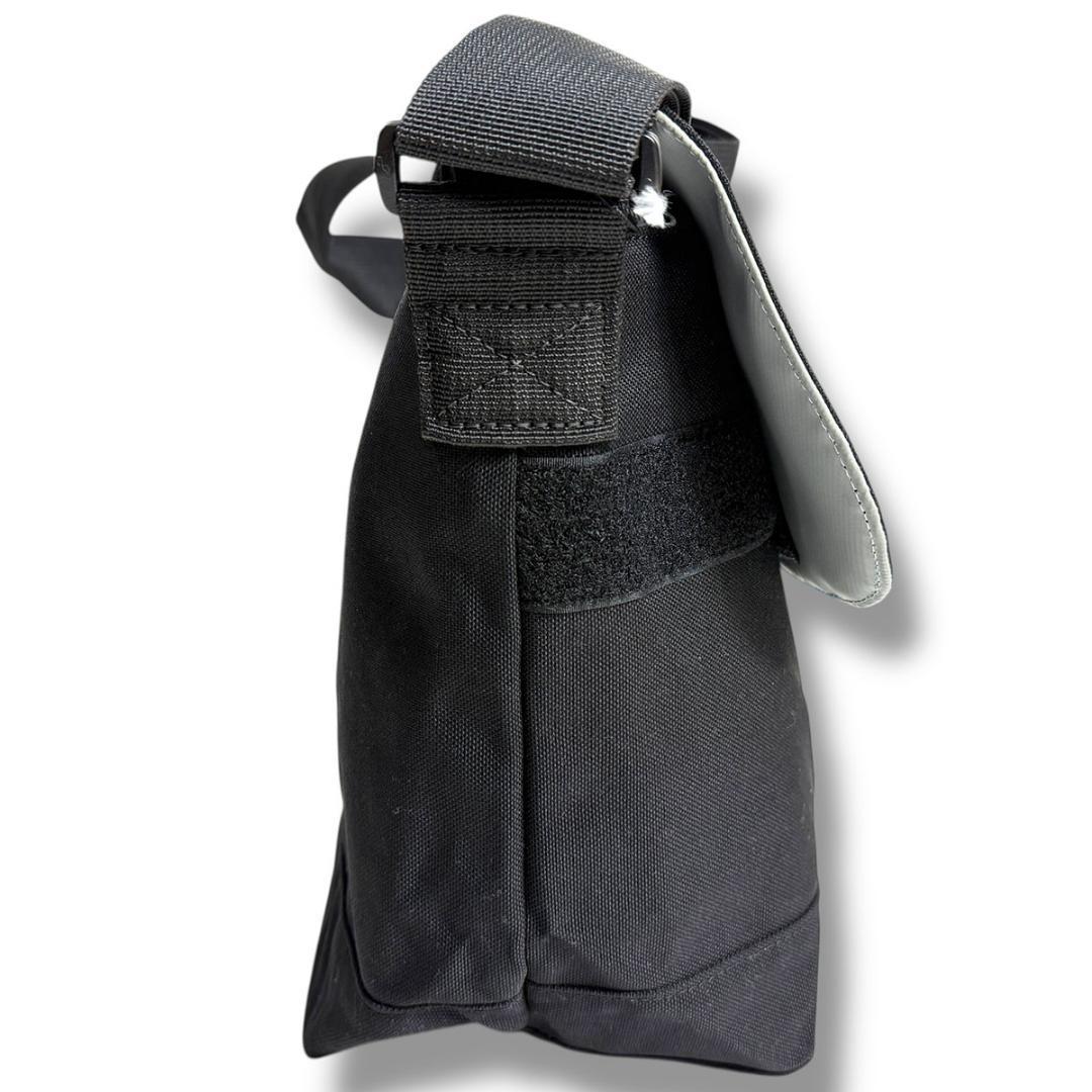 J7194新品 ディマティーニ 24SSRHC別注メッセンジャーバッグ 黒×灰