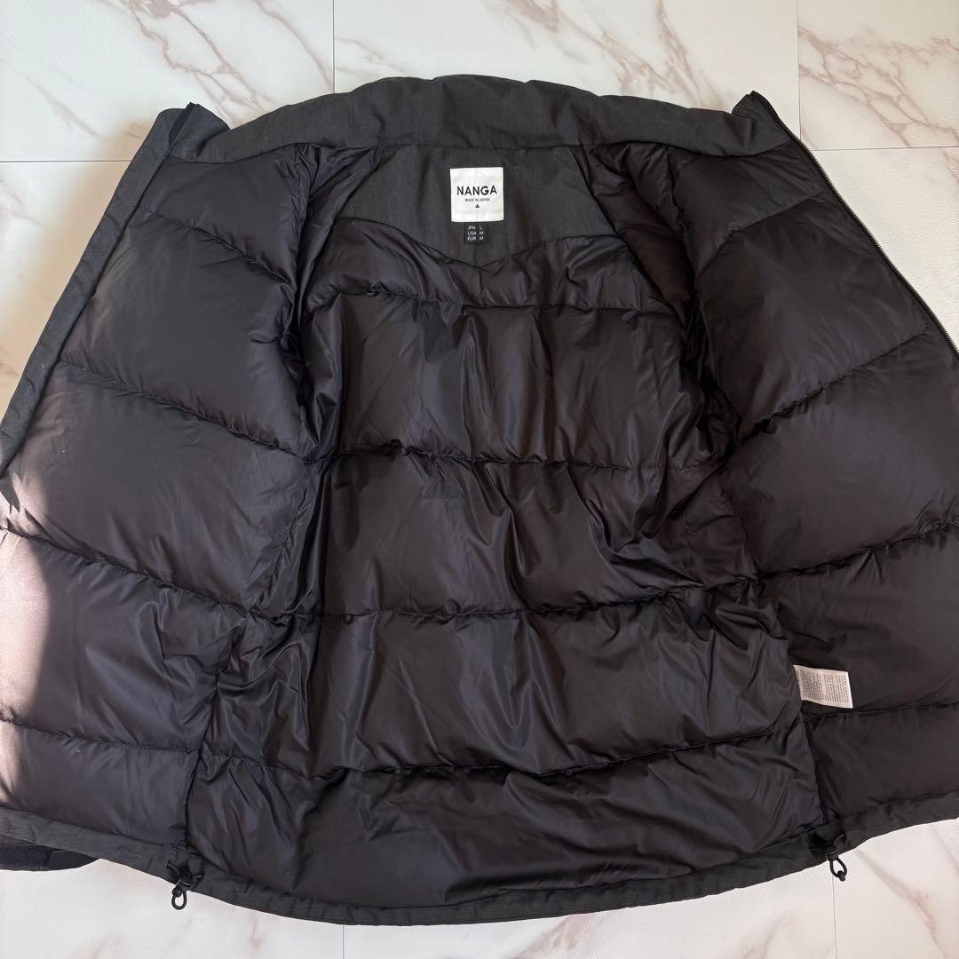 人気◆NANGA×ROCOCO 焚火 ダウンジャケット スタンドカラー グレー
