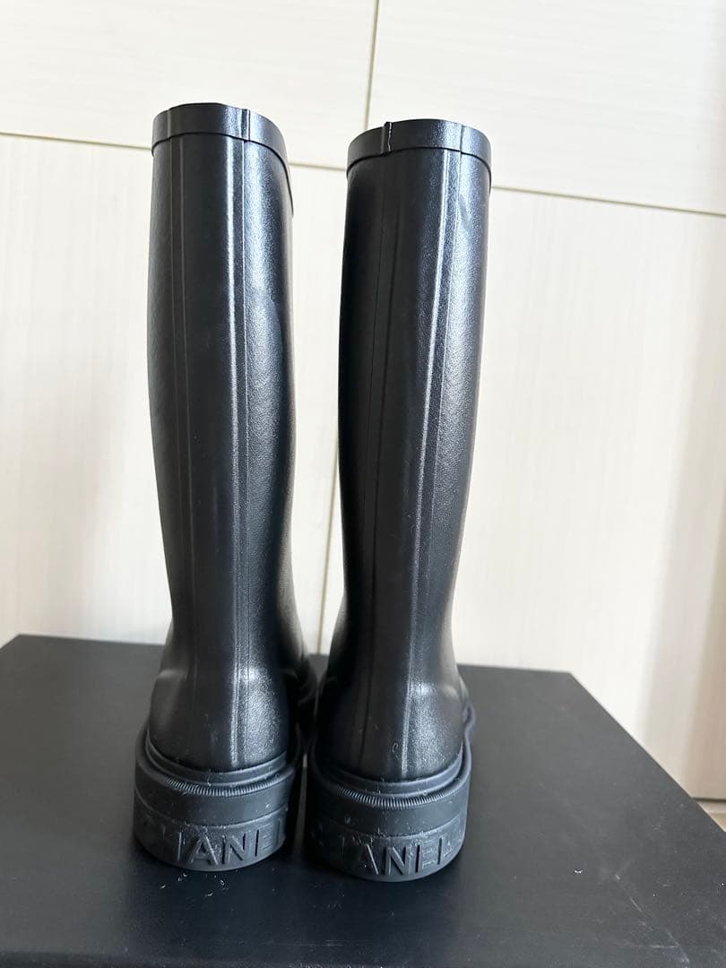 新品未使用CHANEL ブラック 長靴 36ロゴ入り