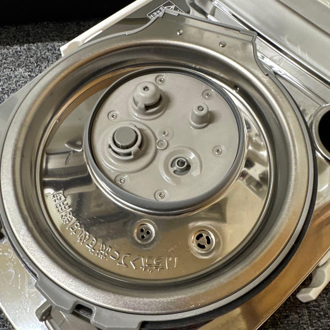 炊飯釜と中蓋　Panasonic SR-VSX108で使用の物