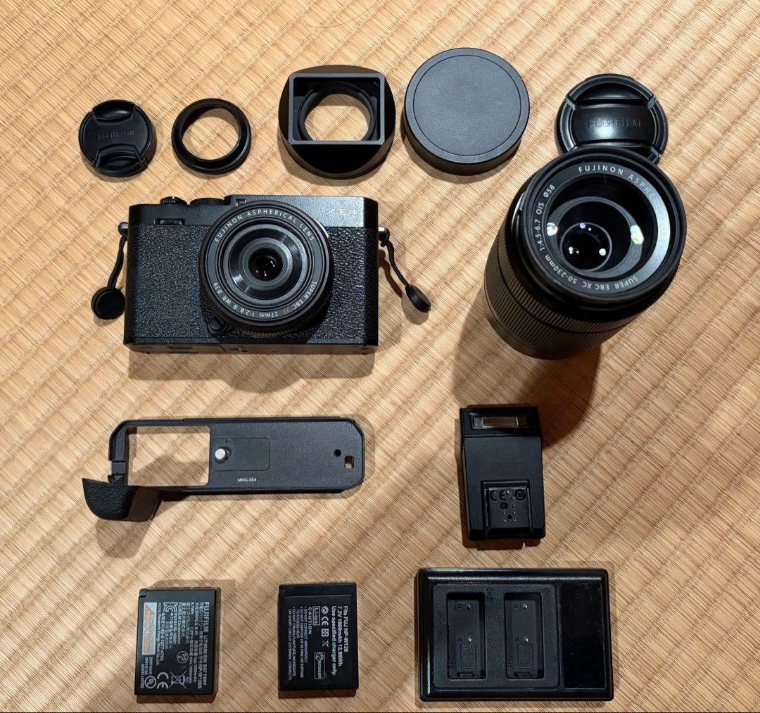 【美品】FUJIFILM X-E4 ブラックゴールド （レンズ2本＆付属品多数)