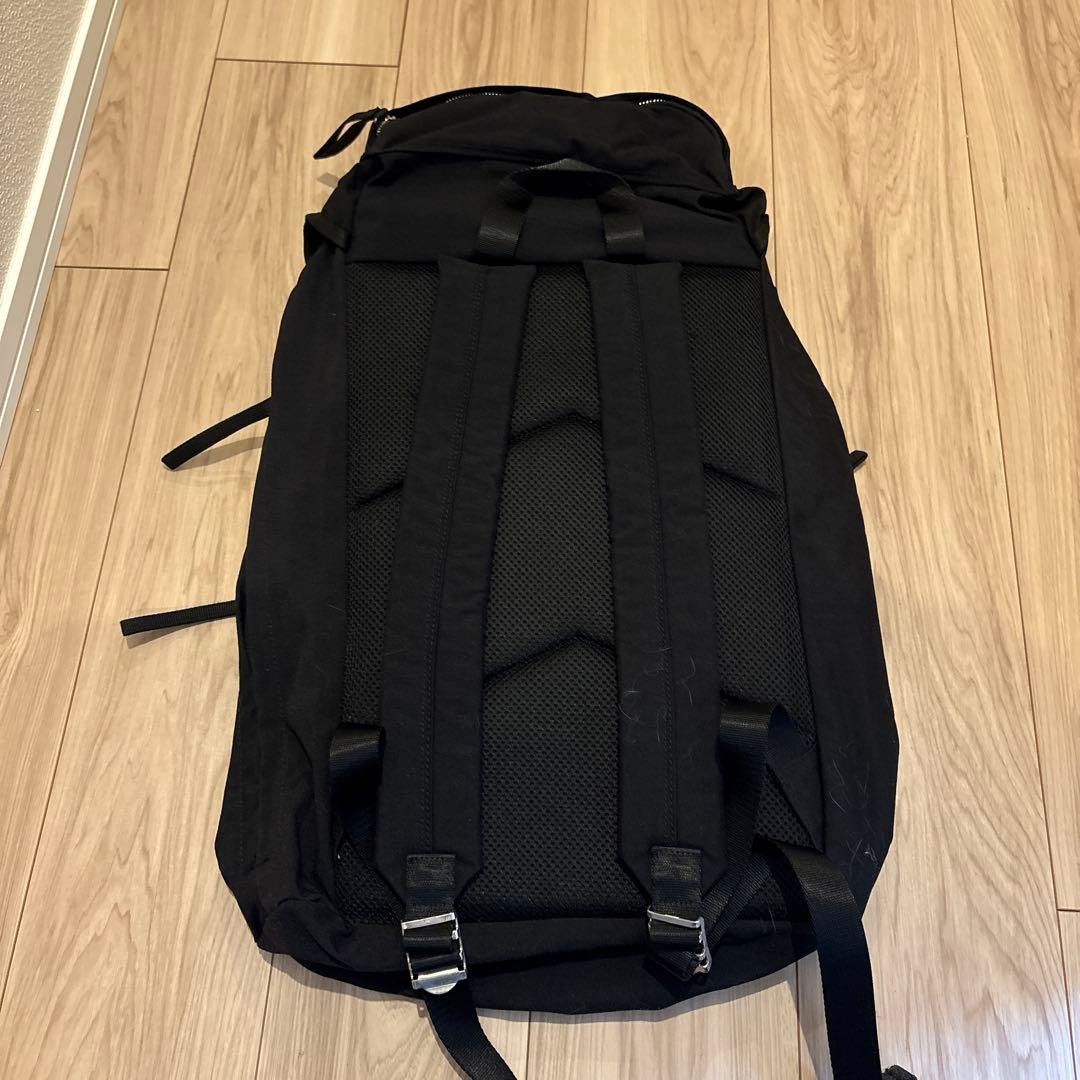 LORINZA ブラック バックパック プラダ