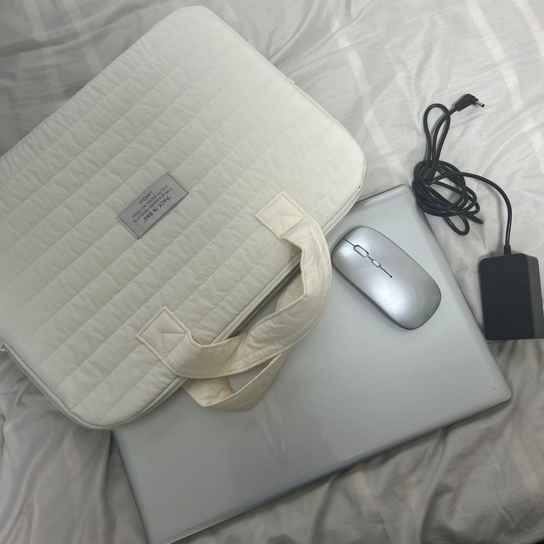 シルバー WindowsノートPC マウス、ケース付き