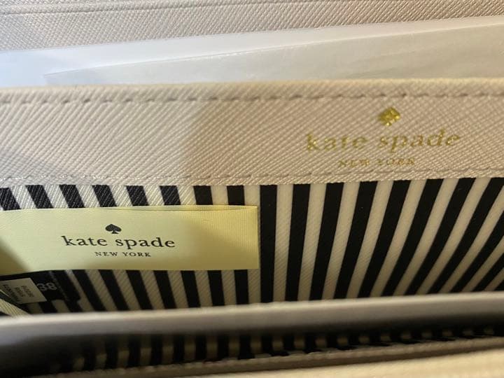新品未使用 kate spade ケイトスペード 長財布 (箱付き)