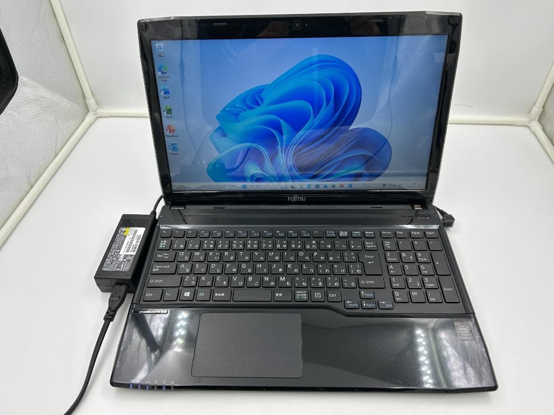 ノートパソコン windows11 オフィス付き core i7 AH53/MB