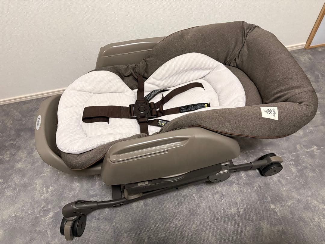 Combi ネムリラ オートスウィング Simplight　電動ハイローチェア