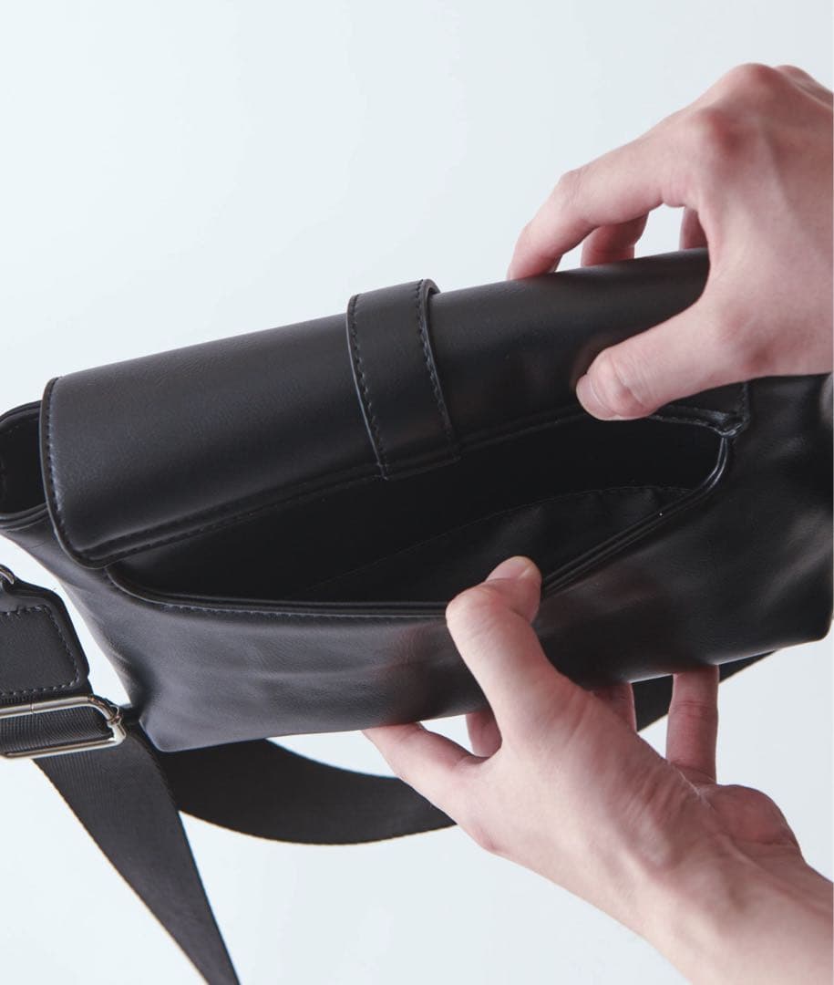 Lui's ミニポストマンBAG