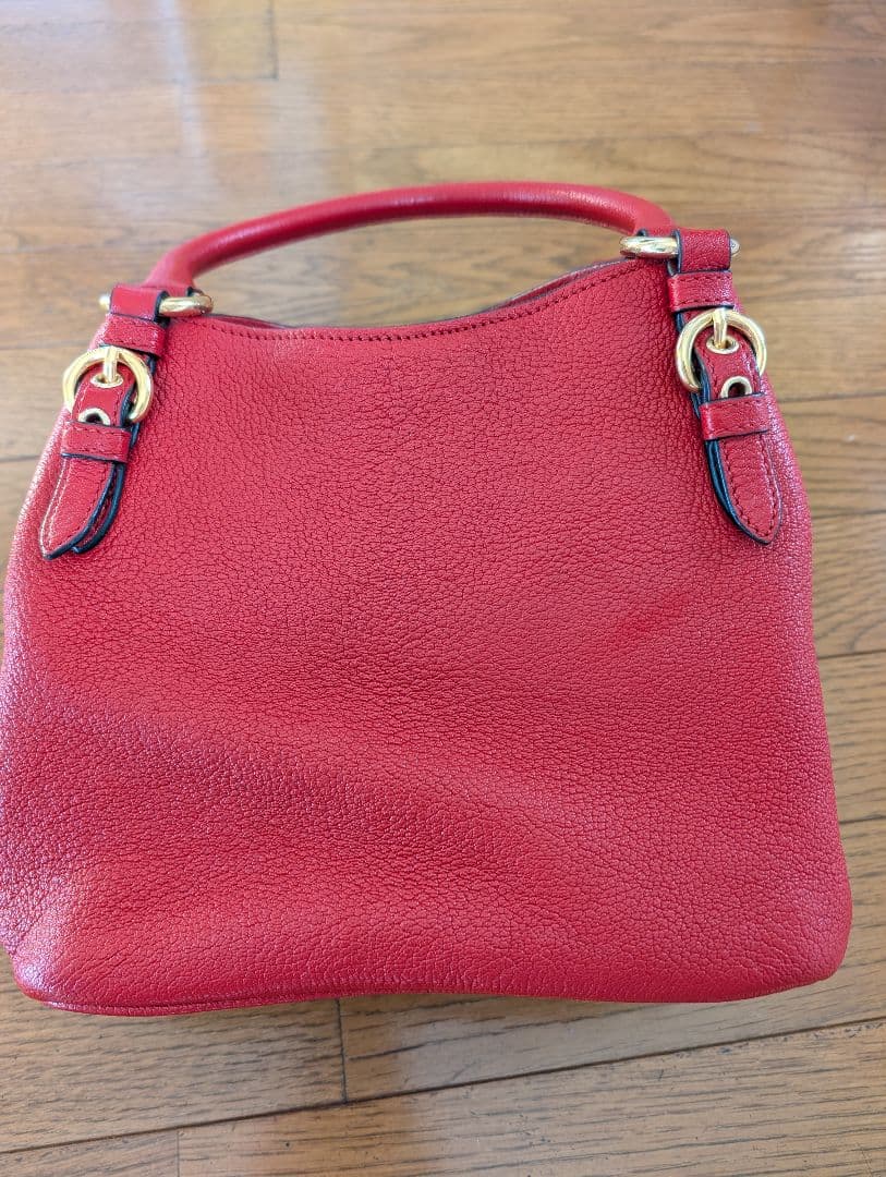 MIU MIU　ミューミュー　 赤 　レザー　ハンドバッグ