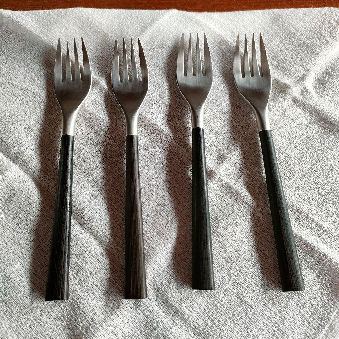 柳宗理　黒柄カトラリー デザートフォーク4本刃　 4本セット
