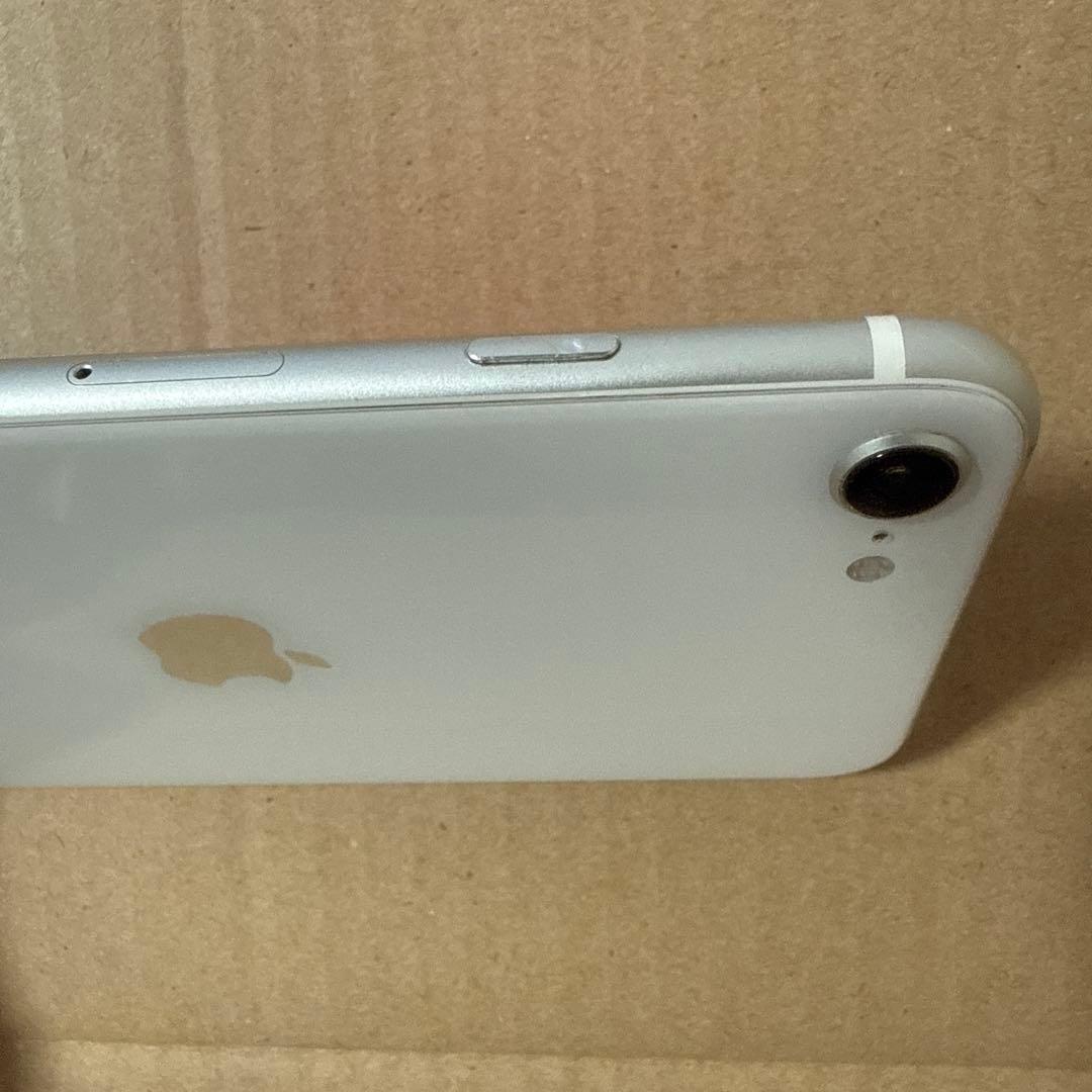 iPhone se 第2世代　64GB