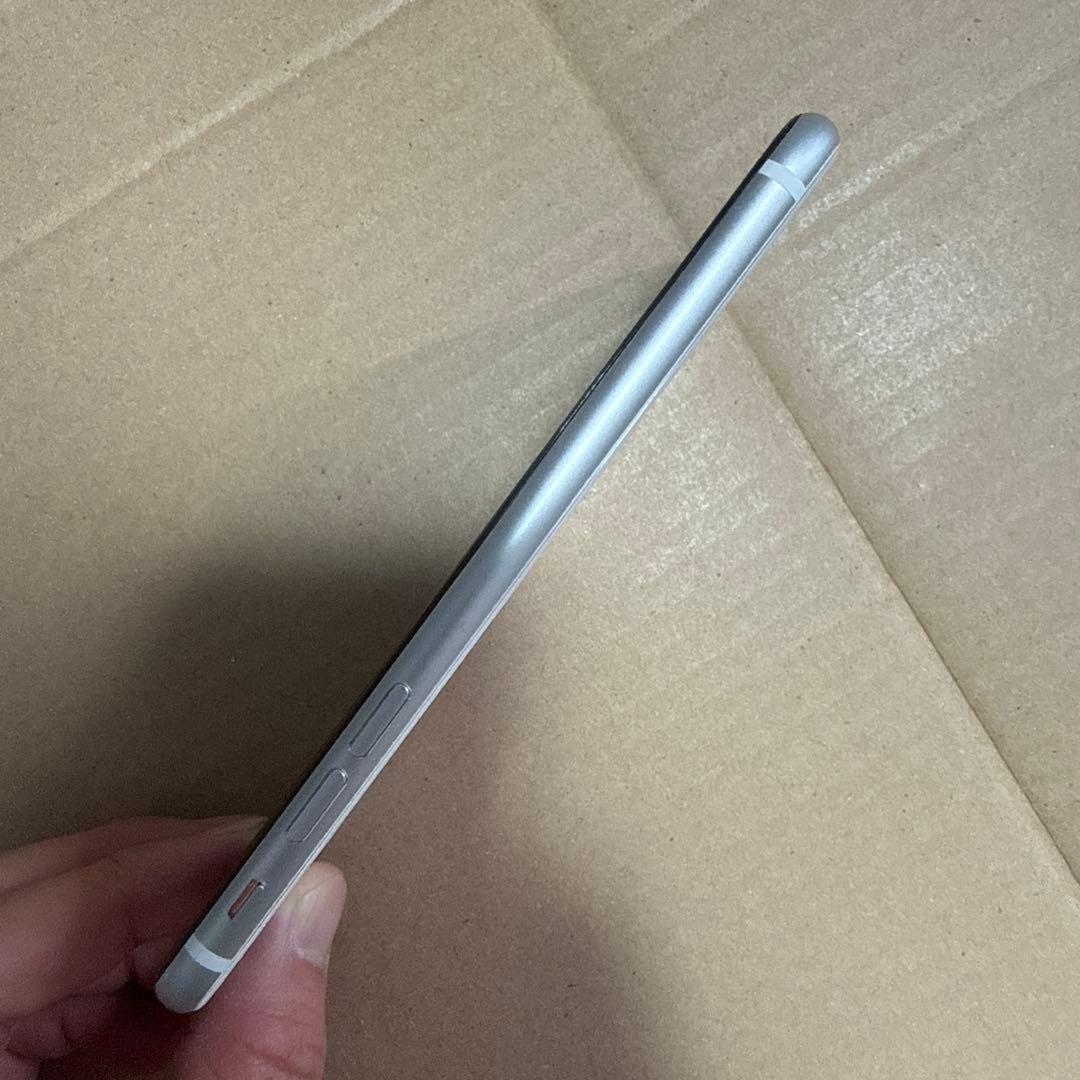 iPhone se 第2世代　64GB