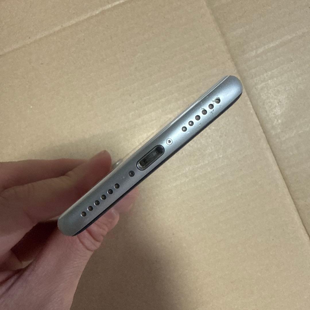 iPhone se 第2世代　64GB