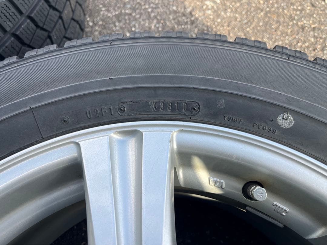 スタッドレスタイヤ 215/60R16 95Q PCD 114.3 5穴 4本