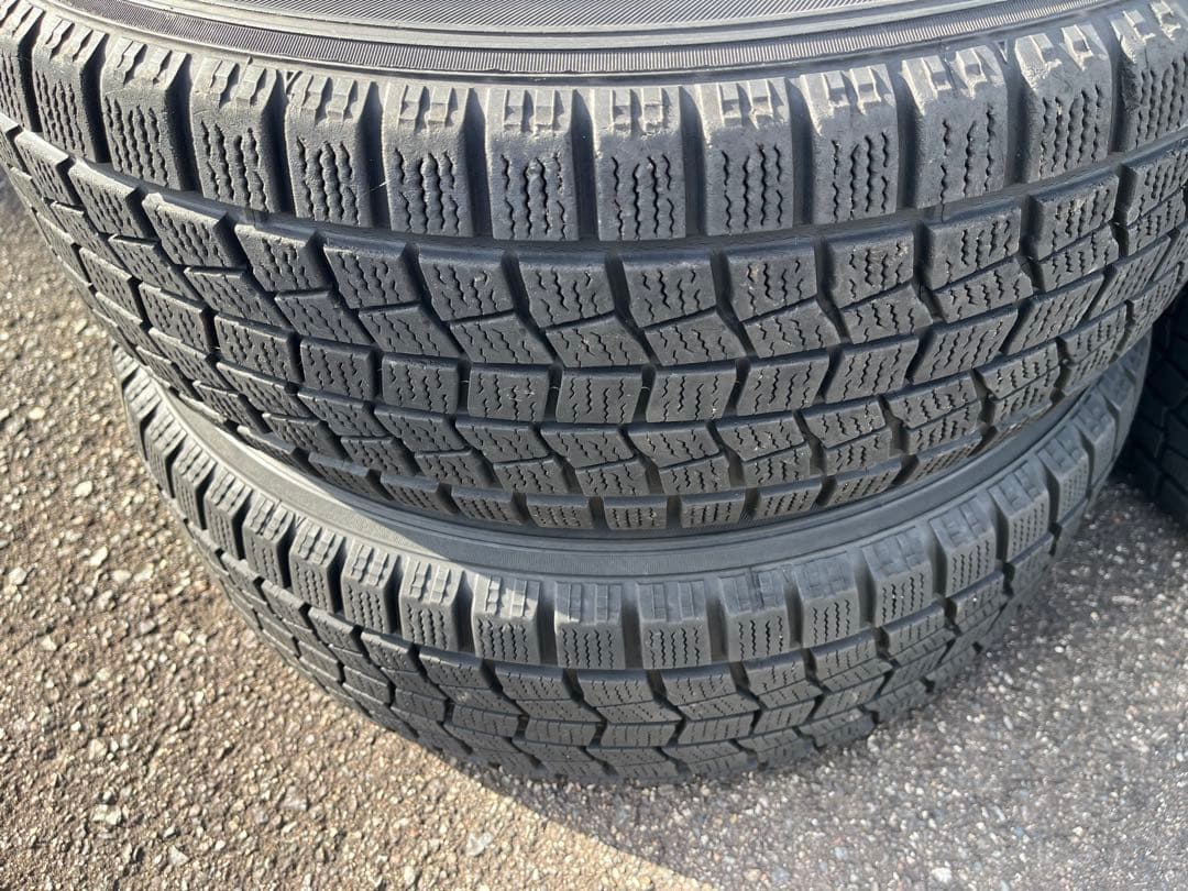 スタッドレスタイヤ 215/60R16 95Q PCD 114.3 5穴 4本