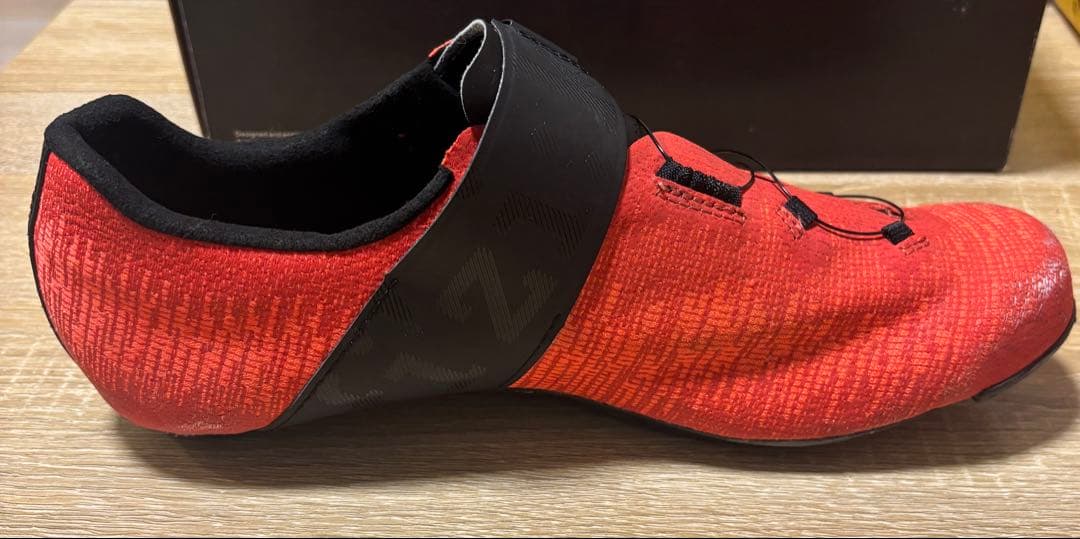 フィジーク　VENTO INFINITO KNIT CARBON