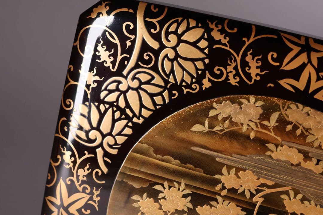 【MA693】加賀蒔絵 饅羹重 御所車 葵唐草 蝶 金蒔絵 螺鈿 木製 饅頭箱